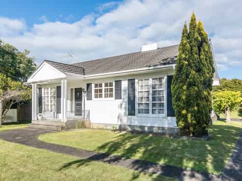 27 Matai Road, Raumati South