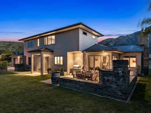 9 Bridesdale Drive, Lake Hayes Estate