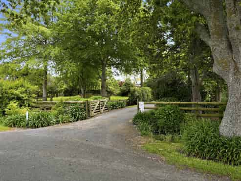 64 Reynolds Road, Rotoorangi