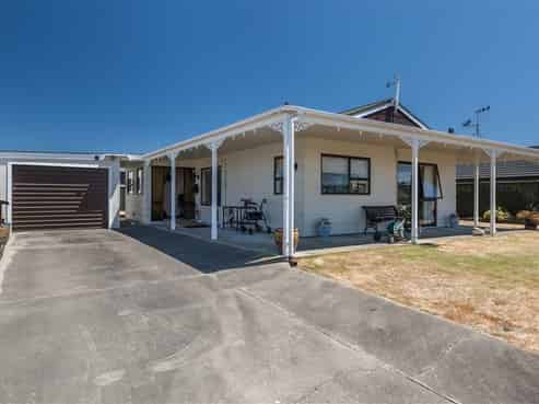 12 Seabury Avenue, Foxton Beach
