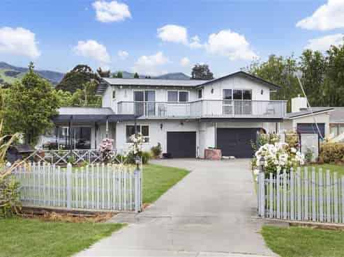 10 Takamatua Beach Road, Takamatua