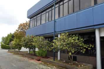 Woolston offices for lease - cheap