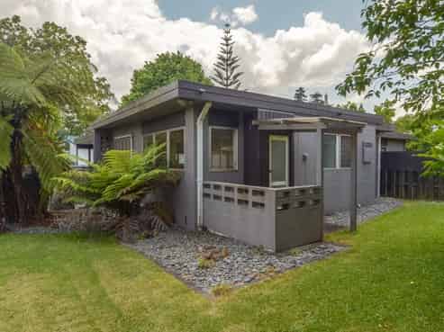 86 Howell Avenue, Riverlea