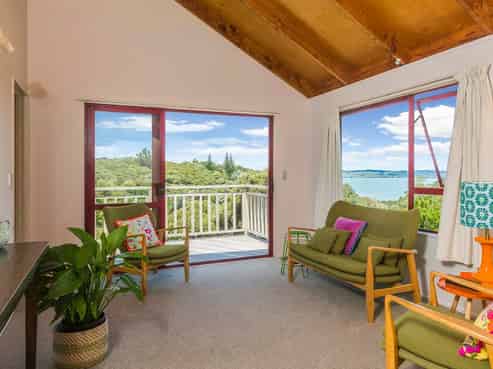 77 Fairview Crescent, Omiha