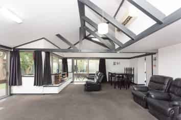 10 Bentley Street, Russley