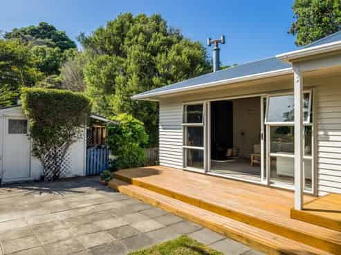 18 Elizabeth Street, Pukerua Bay