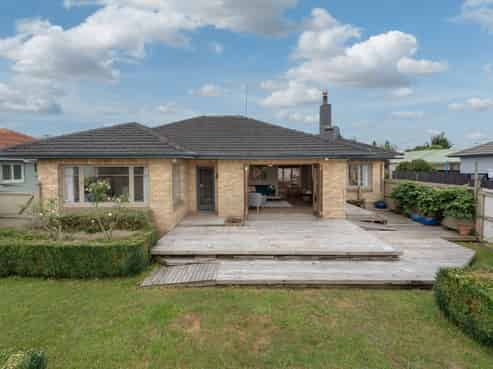 73 East Street, Enderley