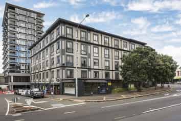 Superior retail in Central Auckland