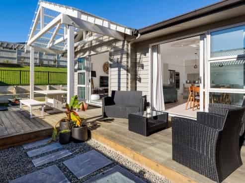 24 Lydiard Place, Beachlands