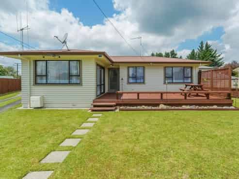 66 Southsea Crescent, Silverdale