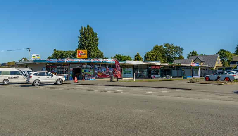 100,104,10 Staveley Street, Avonhead