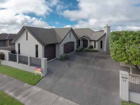 66 Palliser Drive, Huntington
