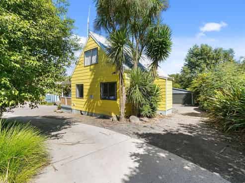 42A/C/D/E Olivine Street, Poike
