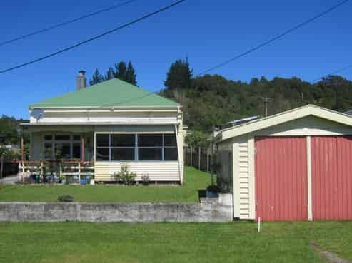 33 Macdougall Avenue, Dunollie