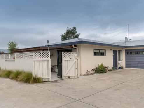 1/305 Park Road South, Akina