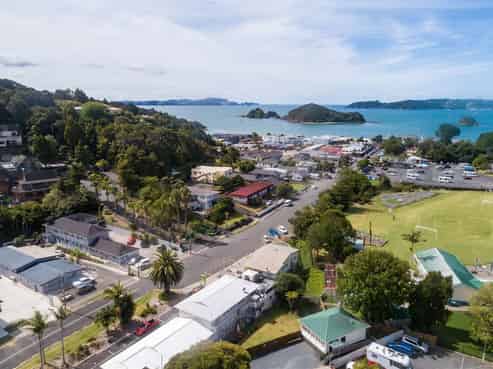 16 & 16A Joyces Road, Paihia