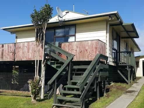 12 Crystal Place, Pukehangi