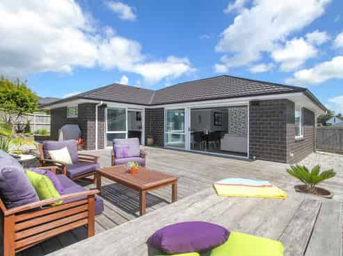 8 Cottage Court, Silverdale