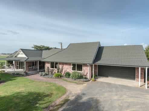 99 Robson Road, Ngahinapouri