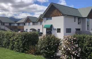 18 Modern Units with Good Lease