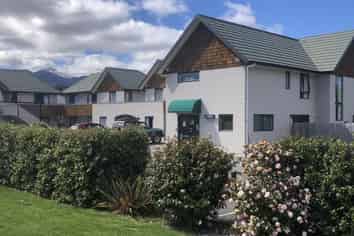 18 Modern Units with Good Lease