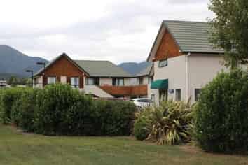 18 Modern Units with Good Lease