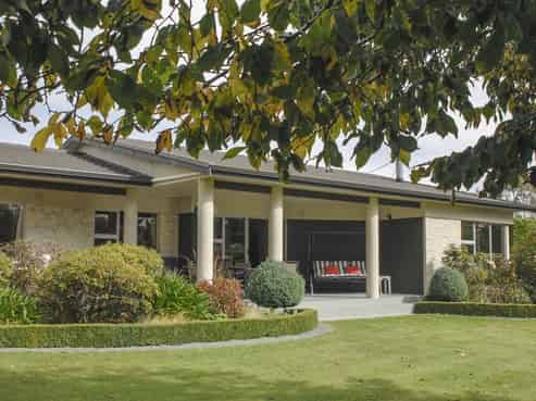 388 Lorne Dacre Road, Roslyn Bush