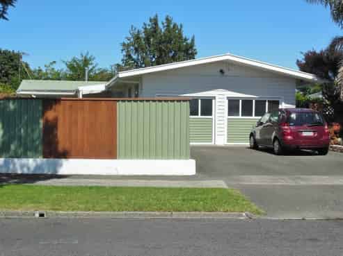 5 Clarence Cox Crescent, Pirimai