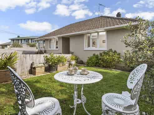 35 Apirana Avenue, Glen Innes