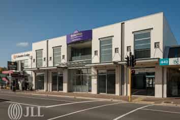 Modern retail, great location, ample parking