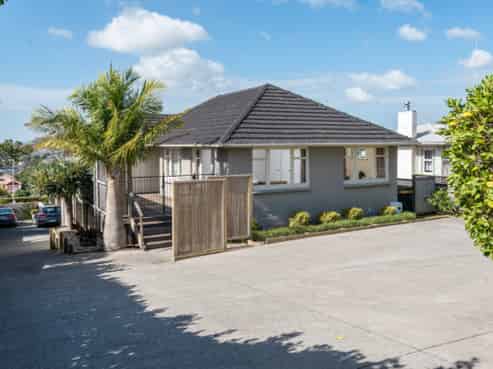 72 Bradbury Road, Botany Downs