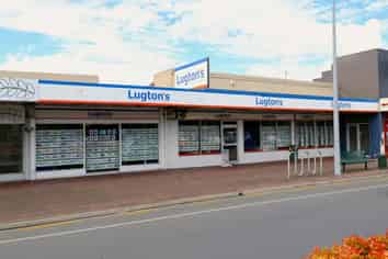 Suburban Retail / Office Opportunity