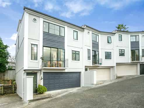 19/69 Target Road, Totara Vale