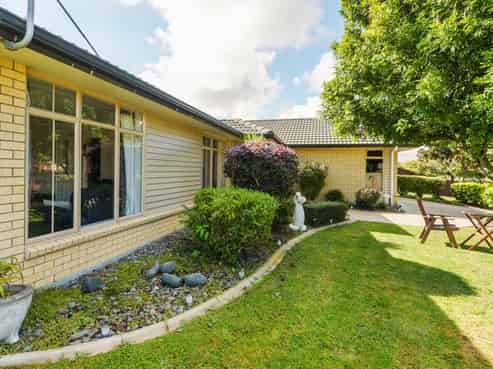 1 Gresham Place, Rototuna North