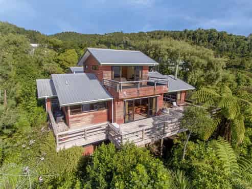 21 Waiparemo Crescent, Pukawa