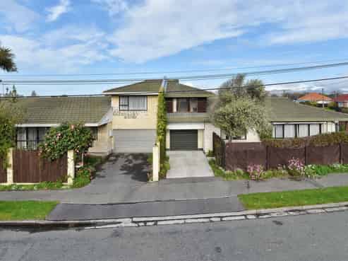 2B Barclay Place, Burwood