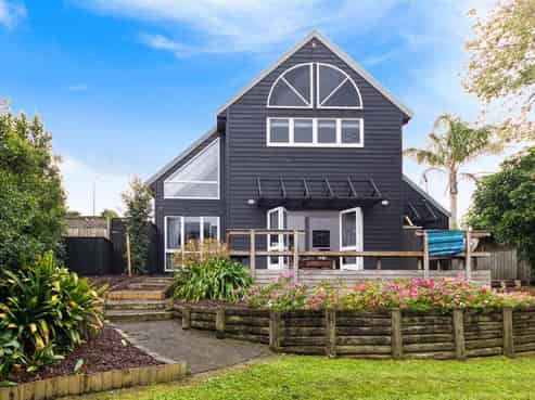 25 Calluna Crescent, Totara Heights