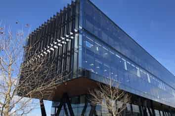 Quad 7 Airport office rental specials