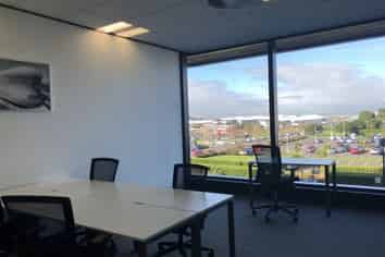 Quad 7 Airport office rental specials