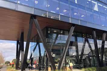 Premium airport offices at Quad 7