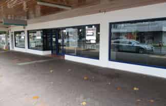 Fronts Victoria Street - Big Time