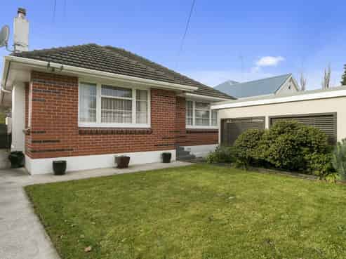 9 The Square, Manor Park