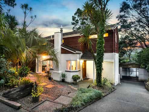 755 West Coast Road, Oratia