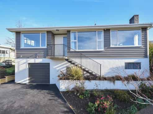 25 Pioneer Crescent, Helensburgh