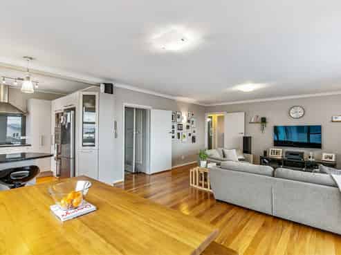 2/104 Sylvan Avenue, Northcote