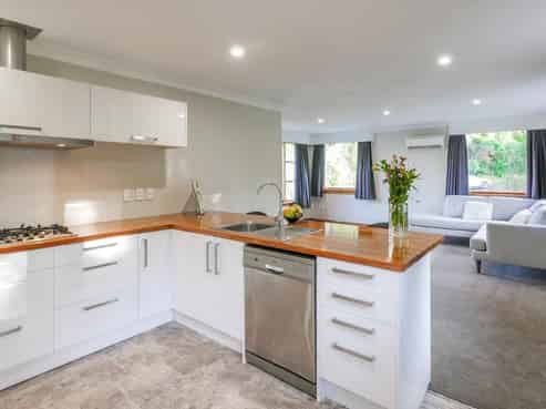 44 Larnach Road, Waverley