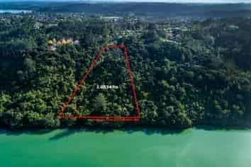 137 Upper Harbour Drive, Greenhithe