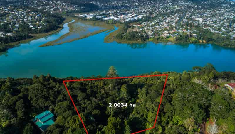 137 Upper Harbour Drive, Greenhithe