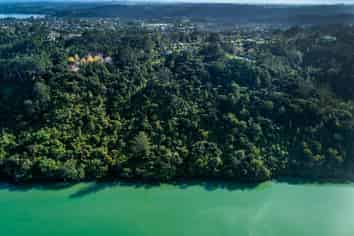 137 Upper Harbour Drive, Greenhithe