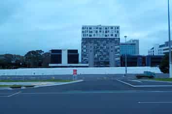 13M² OFFICE/RETAIL WITH A CAR PARK SPACE